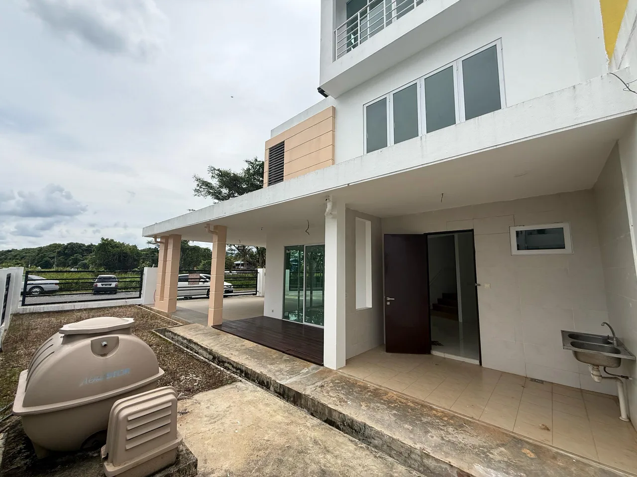 3 Storey Corner Lot Semi Detached House at Palm Residence Stapok