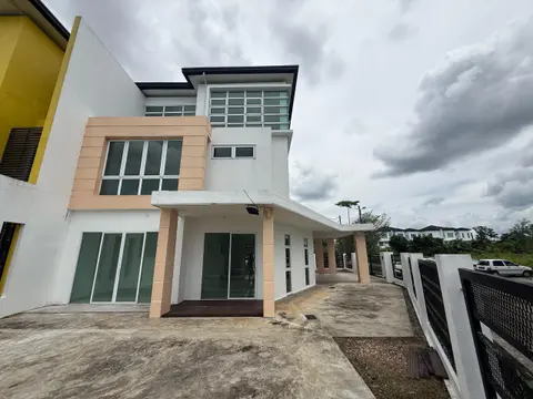 3 Storey Corner Lot Semi Detached House at Palm Residence Stapok