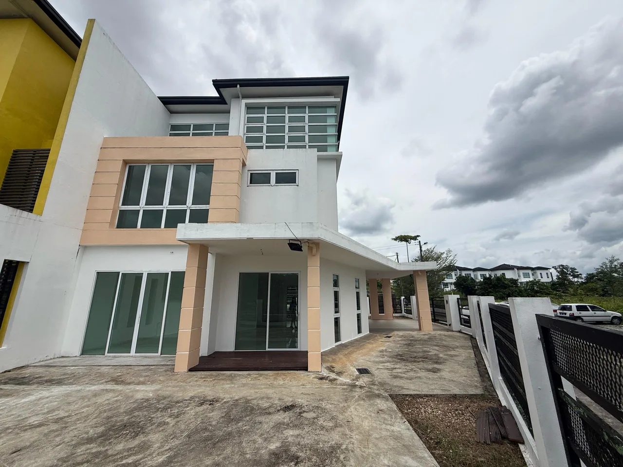 3 Storey Corner Lot Semi Detached House at Palm Residence Stapok
