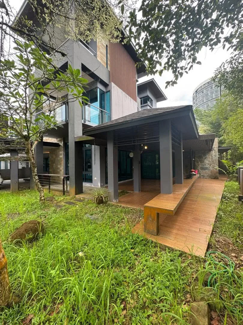3 Storey Linked Bungalow, Imperiale Residence, opposite Vivacity