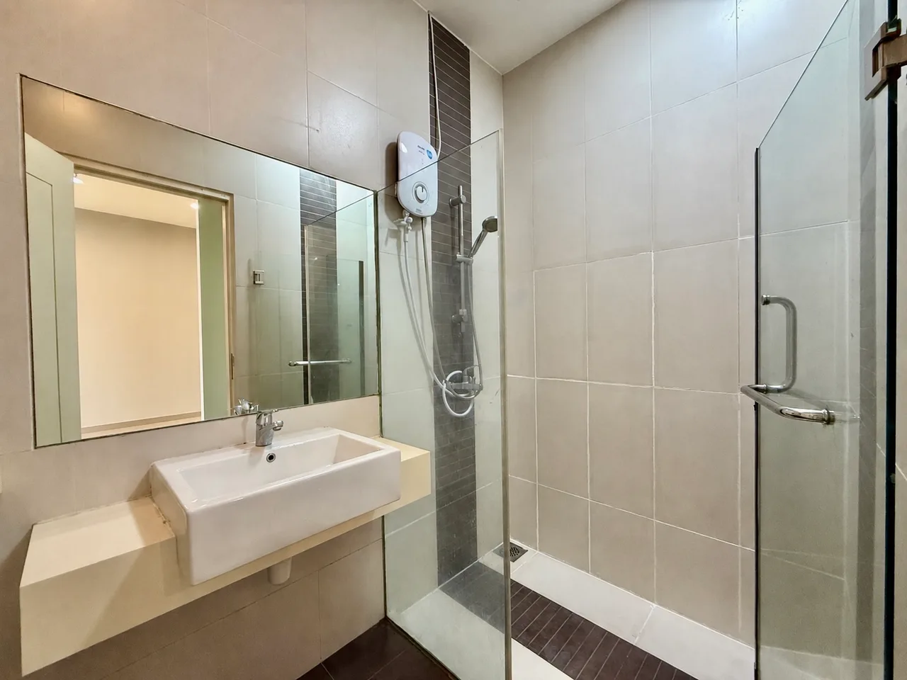 2 Bed 1 Bath, Level 3, Upland Serviced Suites