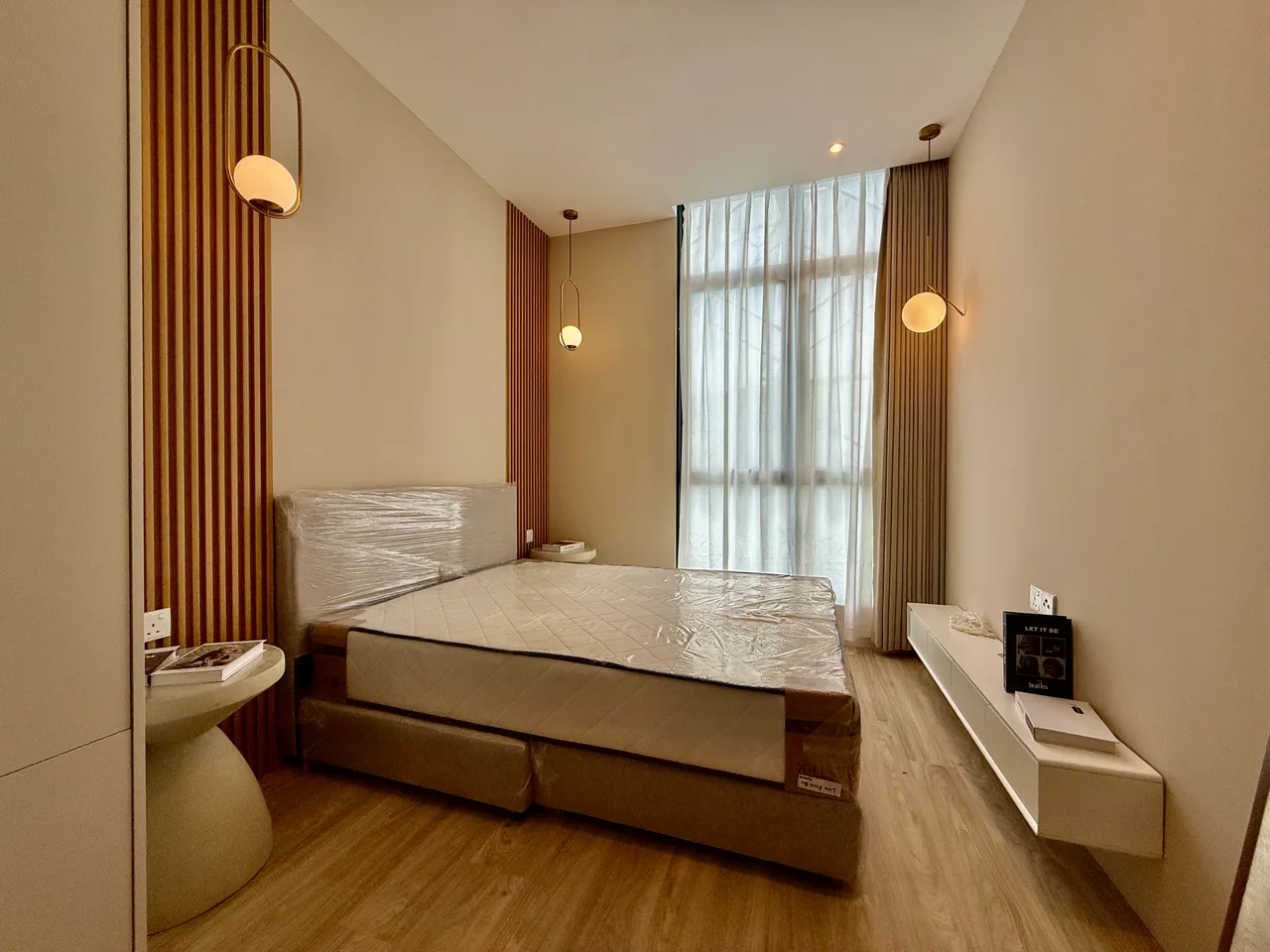 Brand NEW, Furnished + ID, 3 Room, The Rise Residence