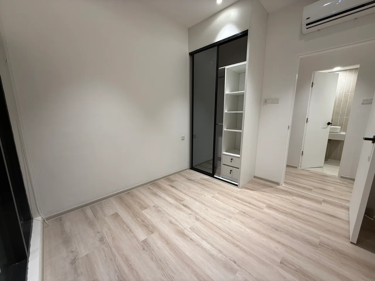 City View, Dual Key 4 Rooms 3 Baths, Tower 3