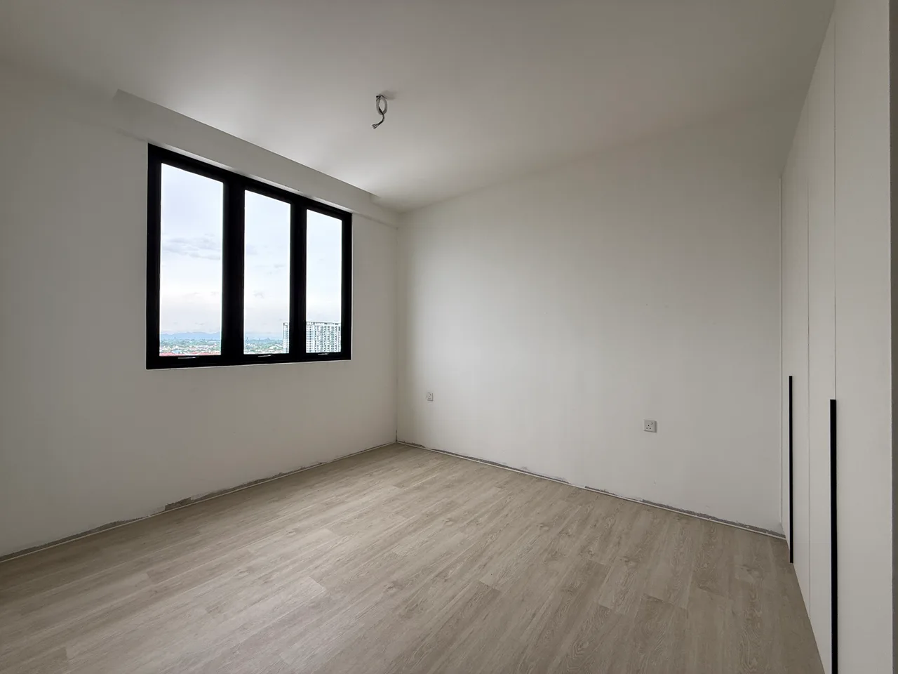 CORNER 3 bed 2 bath, Banquet Residence, 3rd mile