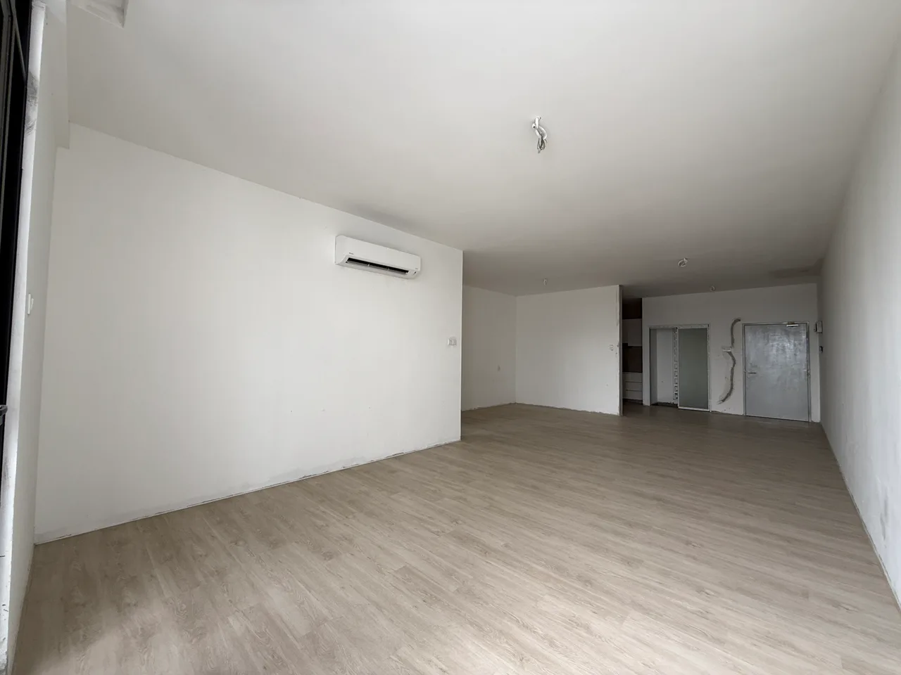 CORNER 3 bed 2 bath, Banquet Residence, 3rd mile