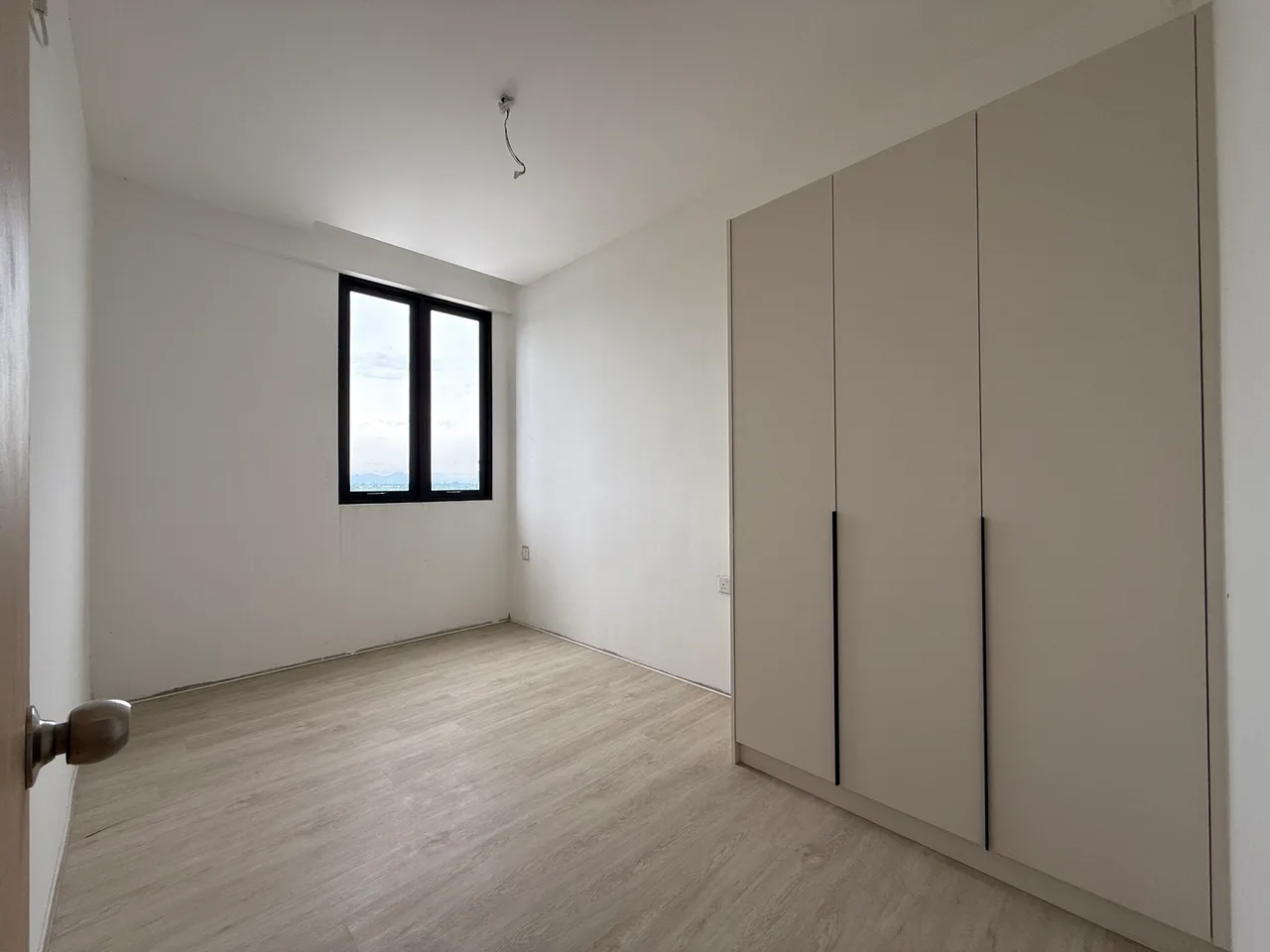 CORNER 3 bed 2 bath, Banquet Residence, 3rd mile