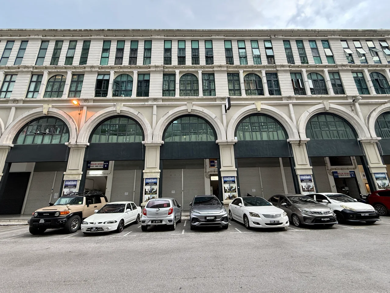 Facing Milano Eight, 4 Storey Shoplot (3C1R), Milan Square