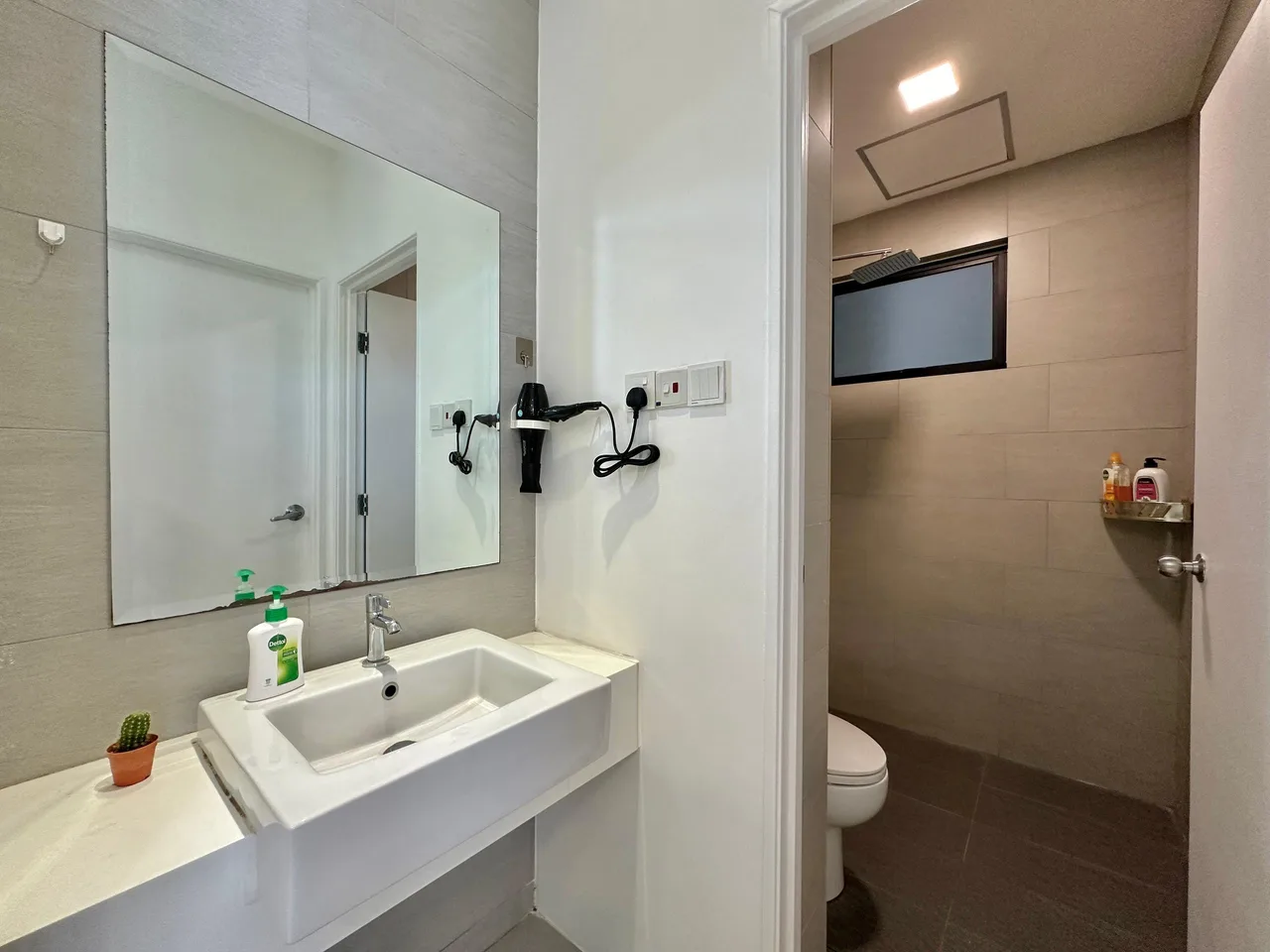 2Bed1Bath, Delofts Emporium, opposite Premier 101