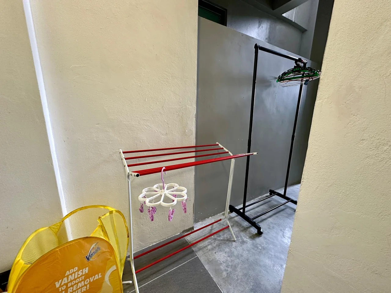 2Bed1Bath, Delofts Emporium, opposite Premier 101