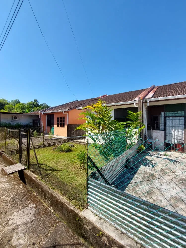 SINGLE STOREY INTERMEDIATE TERRACE HOUSE FOR SALE AT TAMAN JUTA RIA MATANG