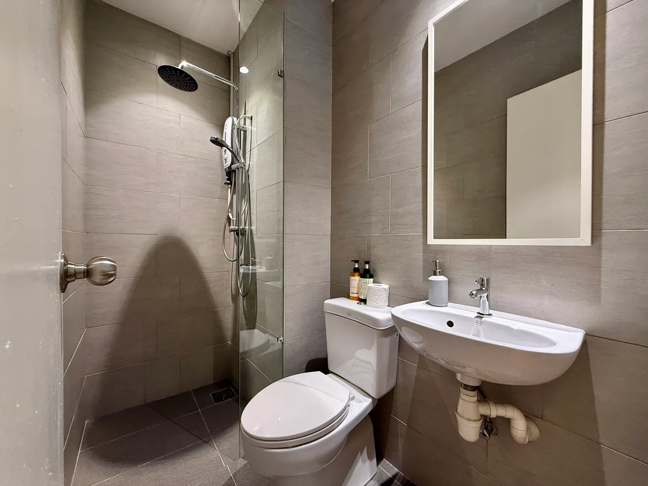 RARE Duplex unit at Delofts Tower 1, Emporium