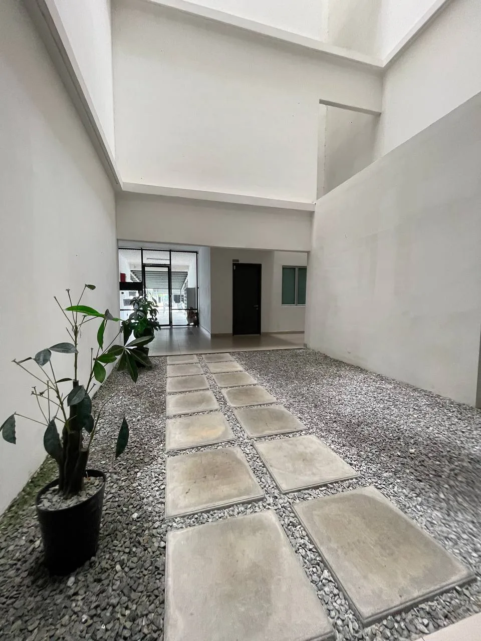 Fully Furnished Liberty Grove 4 Bedrooms Unit