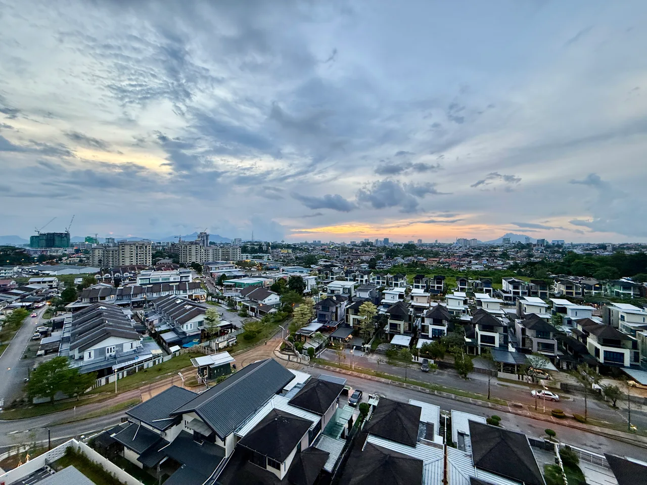 City View, Type 2BR+S, Lift Level 15, Tower MG