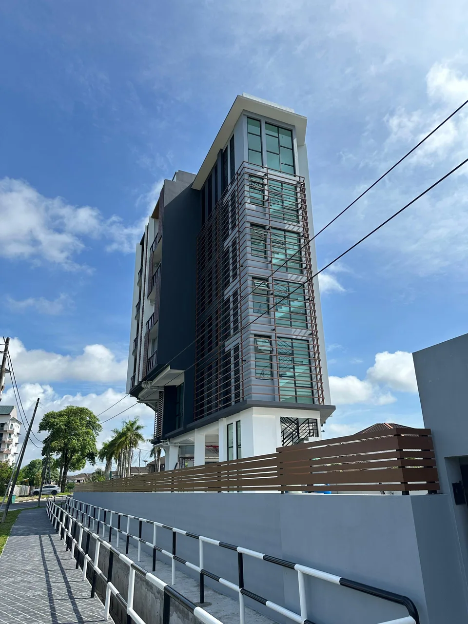 Enblock Building near Polarwood Estate