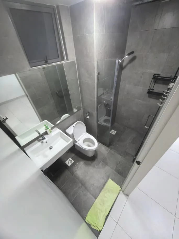 Studio Unit, Facing Renna Residence