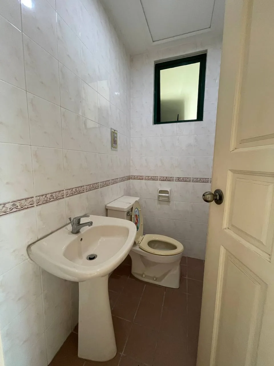 Riverine Emerald 3 bedrooms Facing Sarawak River