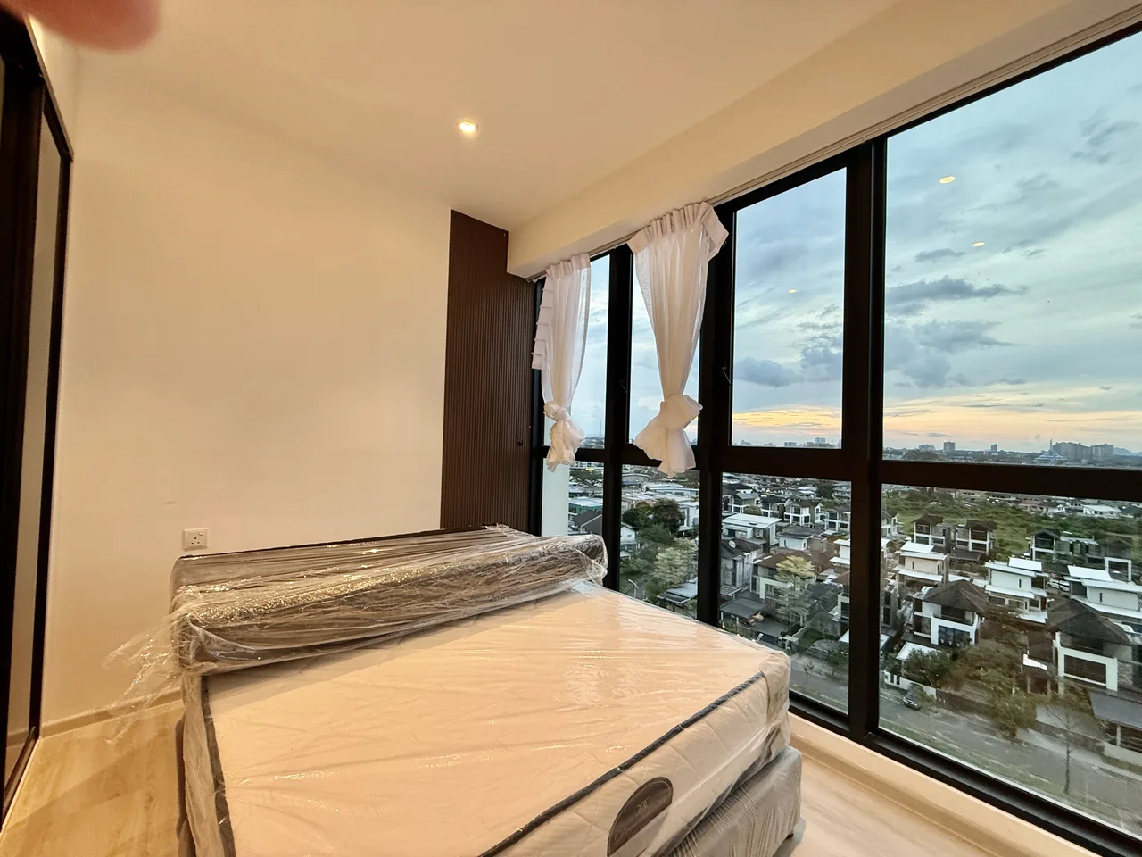 City View, Type 2BR+S, Lift Level 11, Tower MG