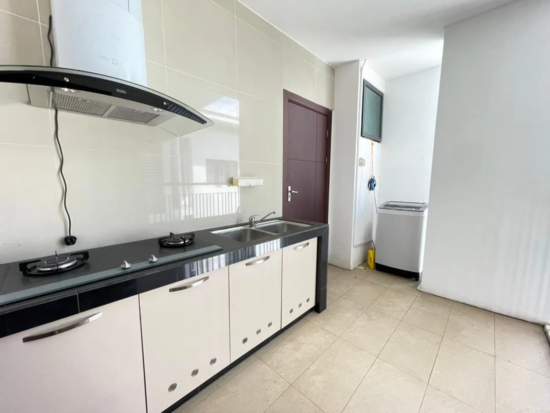 Spacious 3 Bed 2 Bath, Level 9, TriBeCa Condominium & Suites