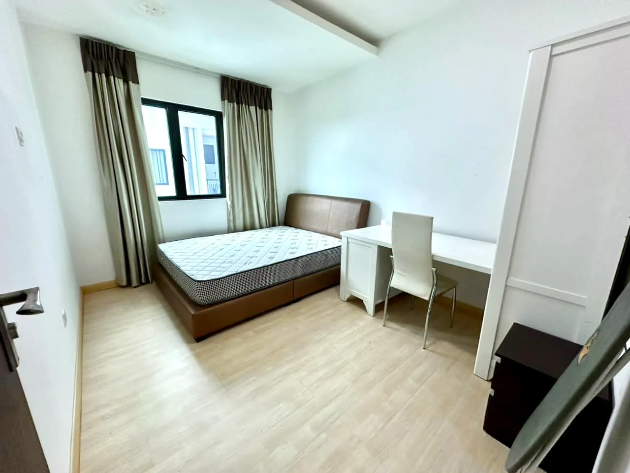 Spacious 3 Bed 2 Bath, Level 9, TriBeCa Condominium & Suites