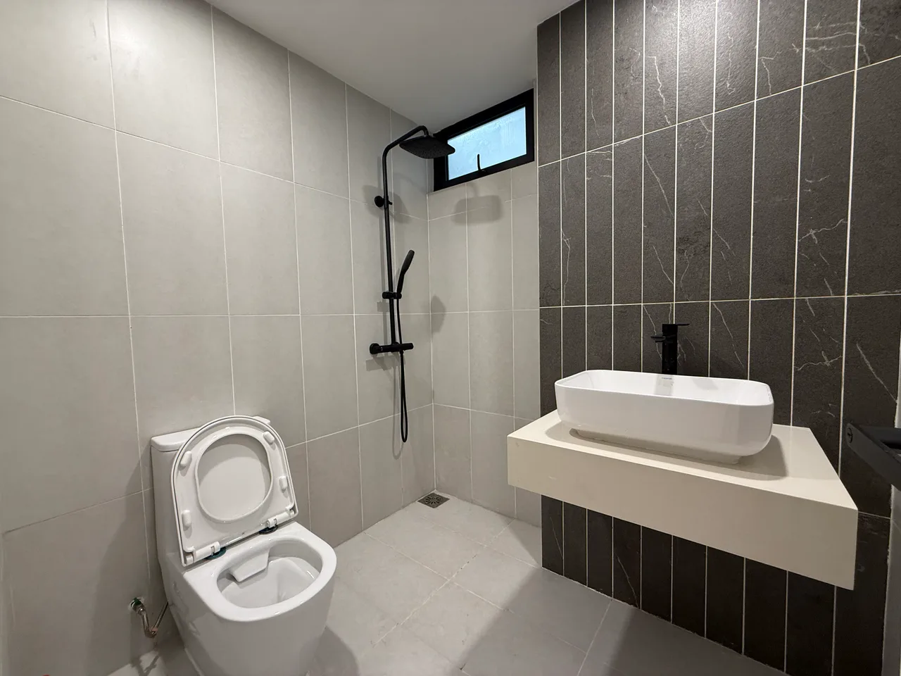 Tower 1. Type 2 BR + Study, Facing Vivacity