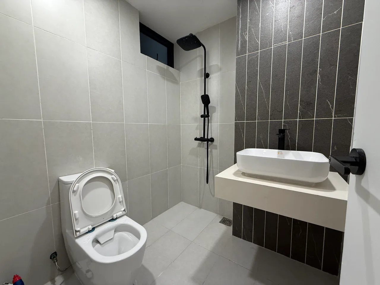 Tower 1. Type 2 BR + Study, Facing Vivacity