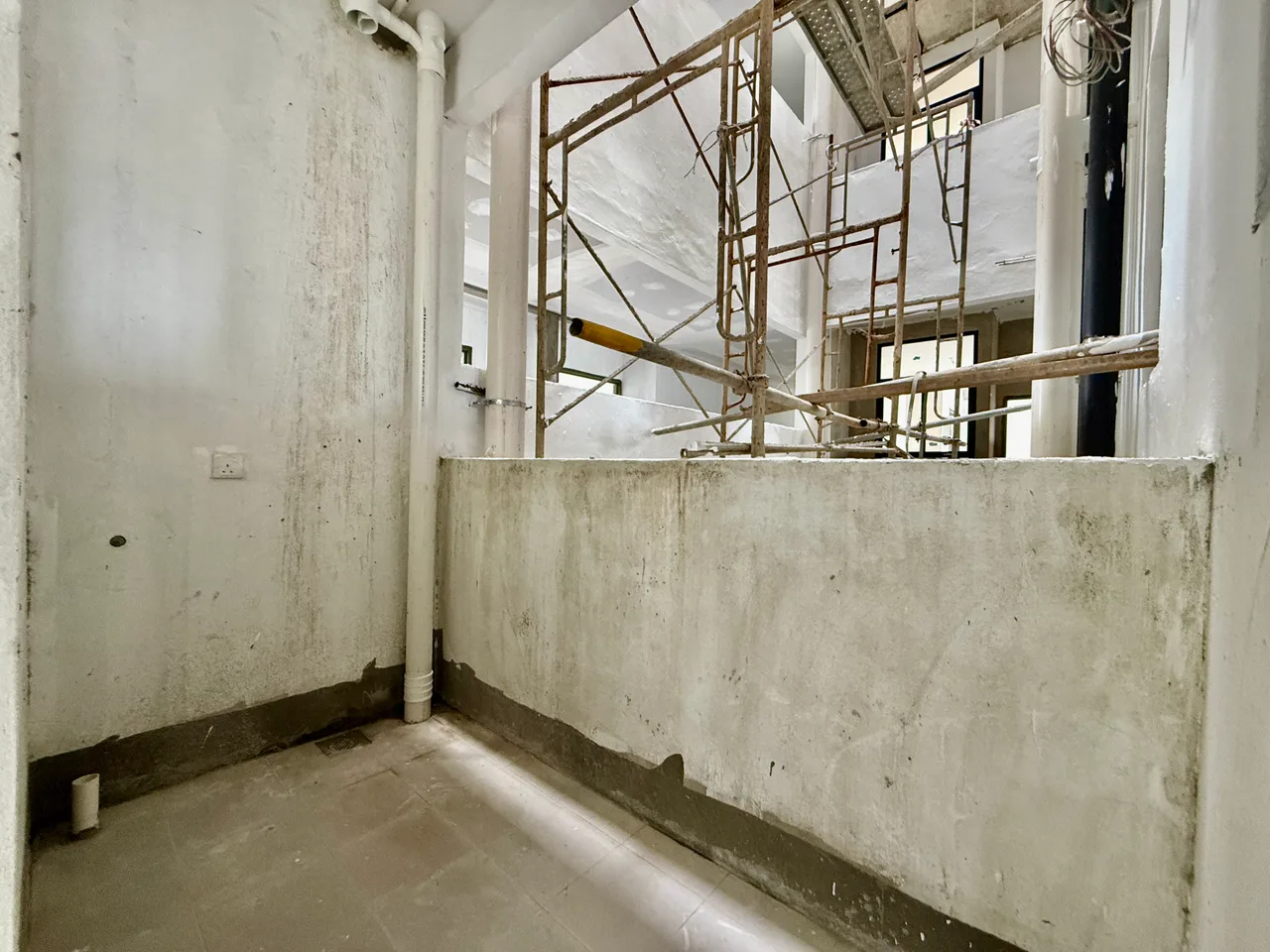 GalaCity and Pool View, 3 Rooms, The Rise Residence