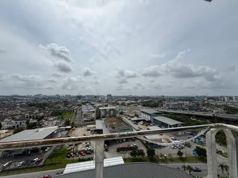 GalaCity and Pool View, 3 Rooms, The Rise Residence