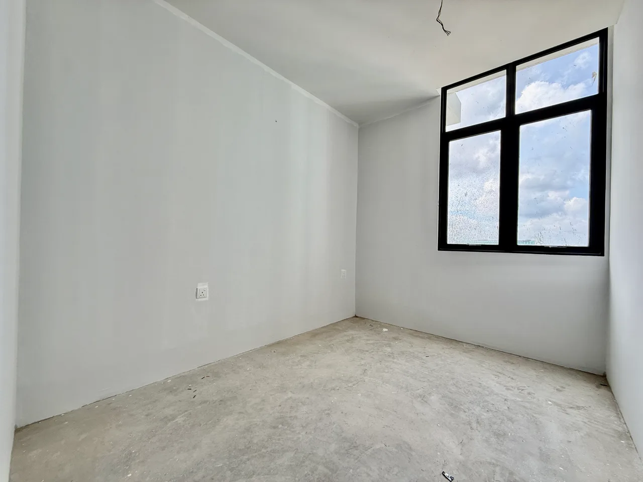 Airport and Pool View, 3 Rooms, The Rise Residence