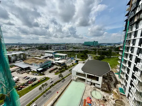 Airport and Pool View, 3 Rooms, The Rise Residence