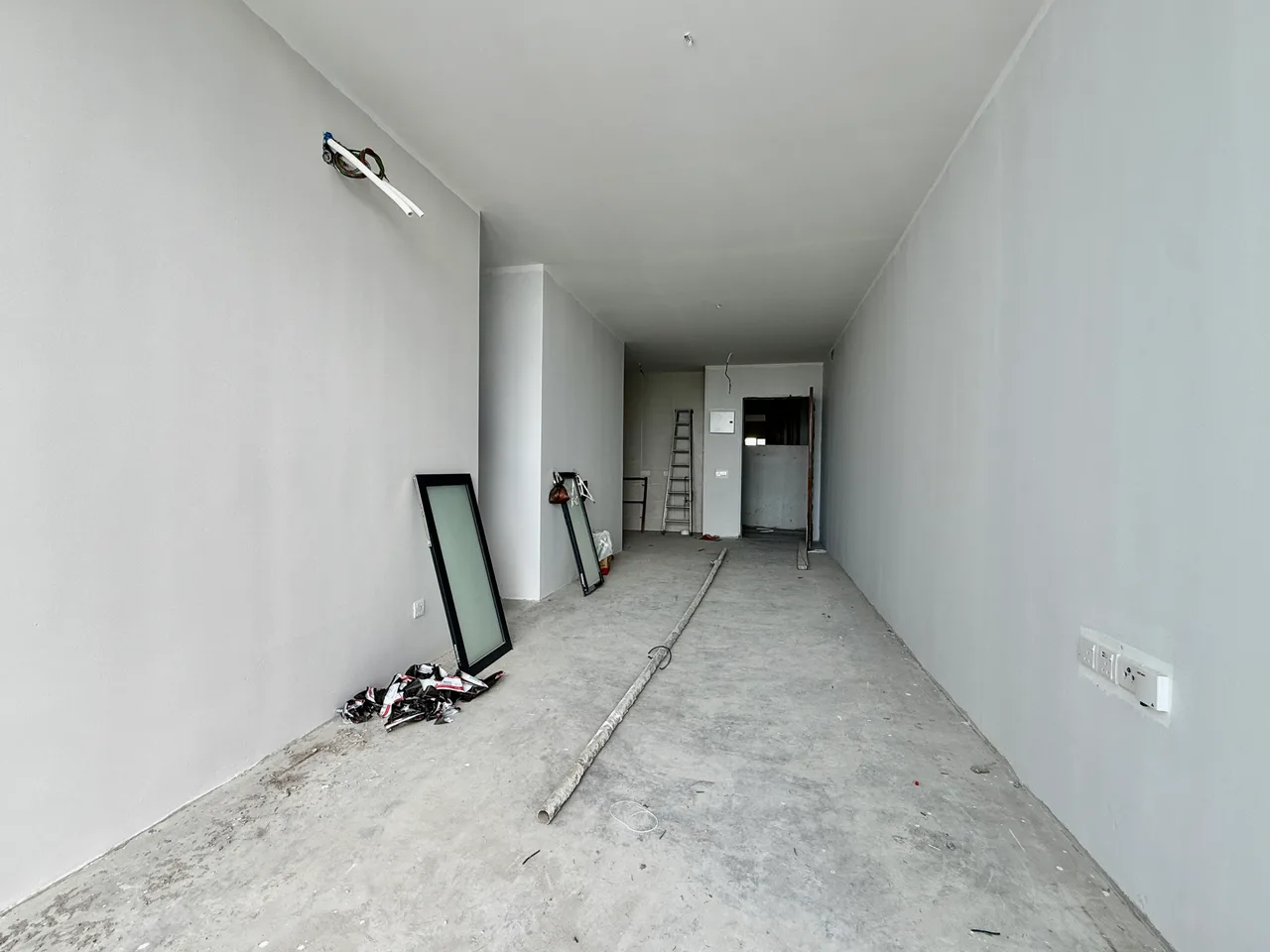 Airport and Pool View, 3 Rooms, The Rise Residence