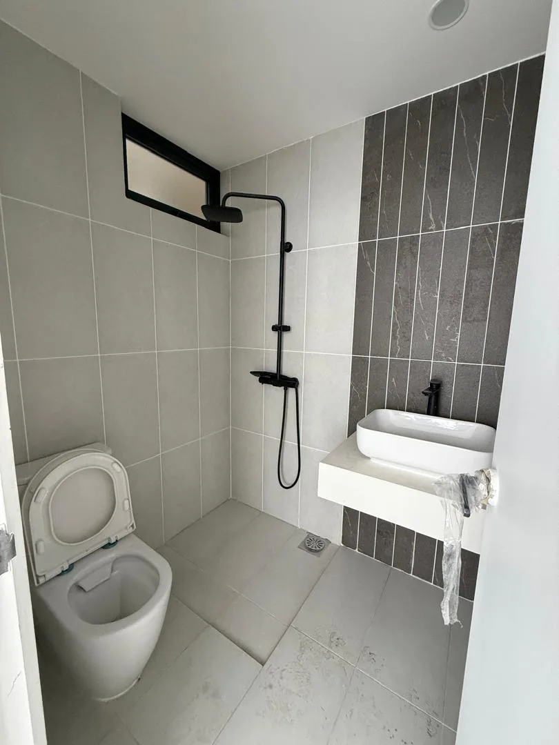 City View, 3BR, Lift Level 15, Tower MG