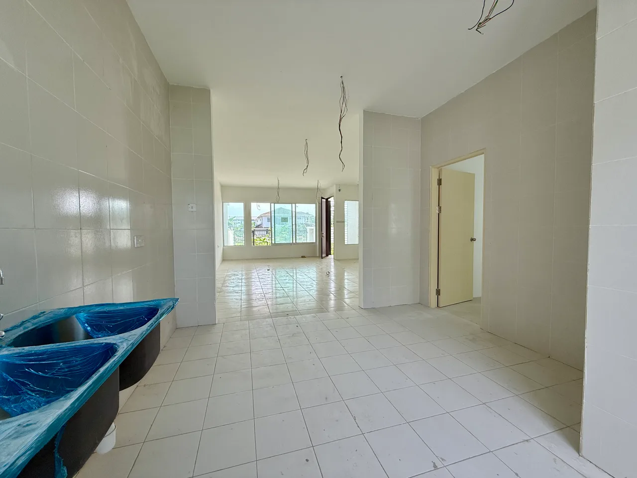 Brand New, Double Storey Terrace Intermediate, Batu Kawa