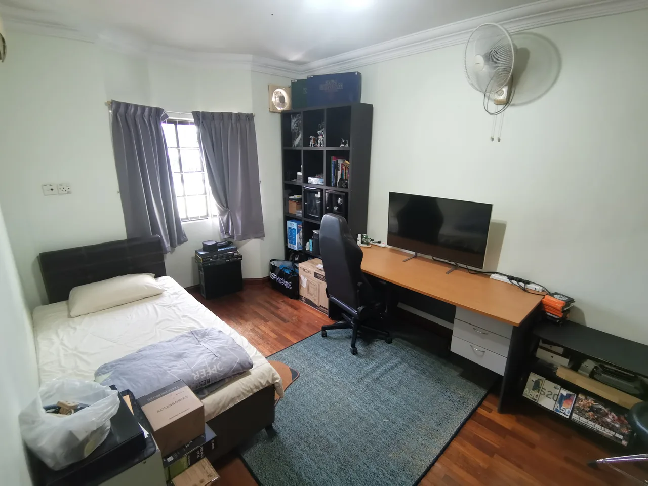 Corner Double Storey Semi Detached House For Sale at Jalan Kempas Kuching