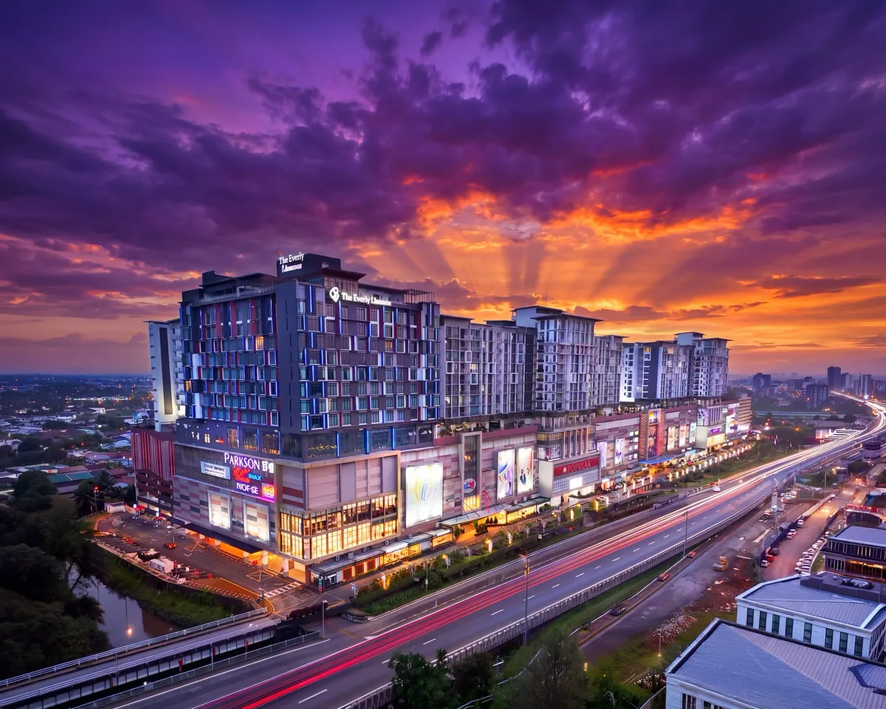 Airport view 2BR, Level 9, Jazz 4