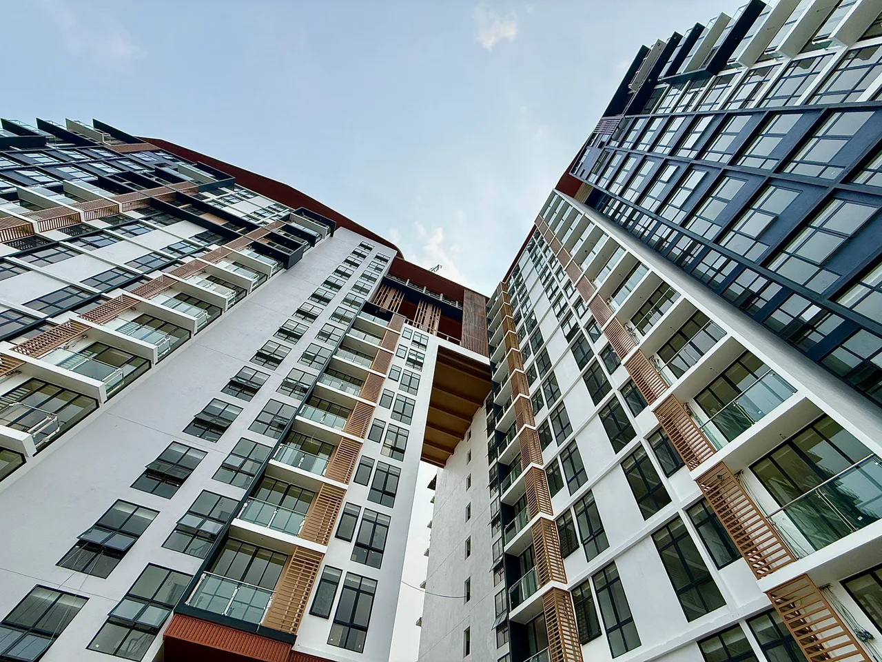 GalaCity and Pool View, 3 Rooms, The Rise Residence