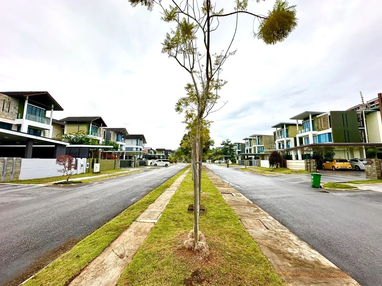 3 Storey Linked Bungalow, Imperiale Residence, opposite Vivacity