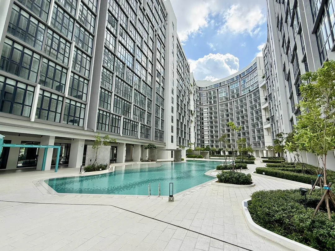 Brand new, 2 Bed, Level 12 Tower 2, Facing Garden