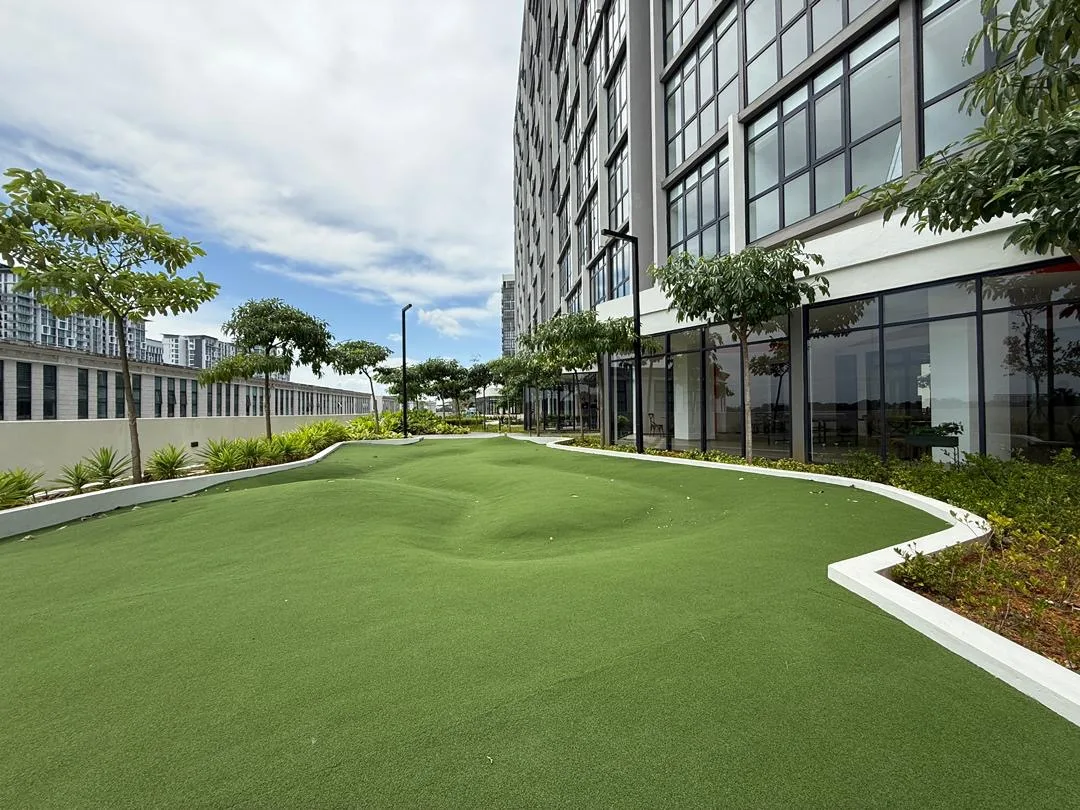 Brand new, 2 Bed, Level 12 Tower 2, Facing Garden